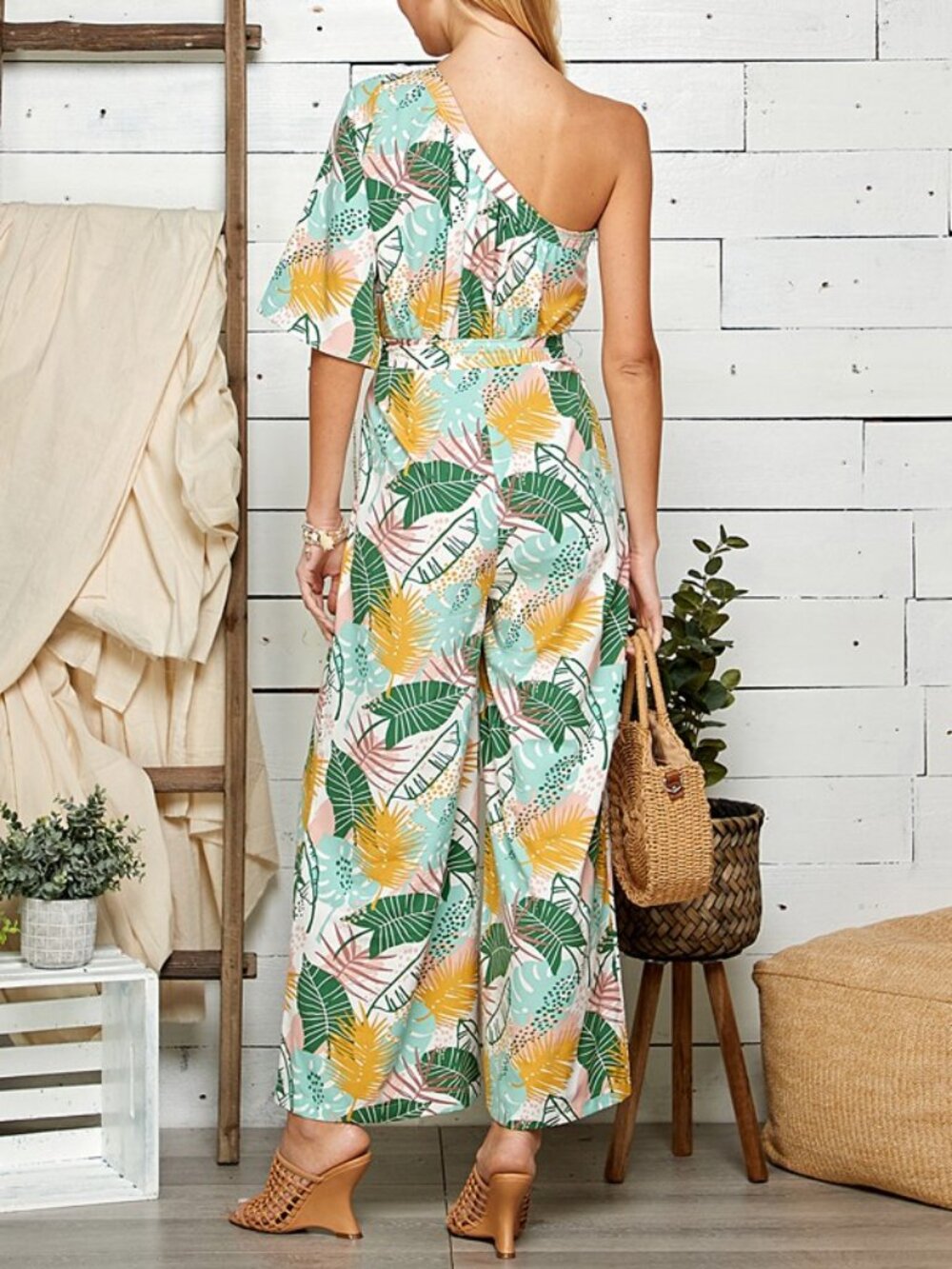 One Shoulder‎ Multi-Color Tropical Leaf Print Jumpsuit - Picture 3 of 4